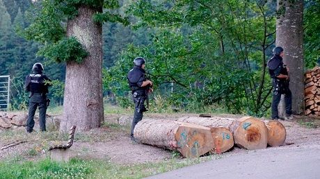 oppenau manhunt 2 ap Економічні новини