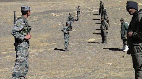 indian and chinese troops near the lac in ladakh photo newsmobile Економічні новини - головні новини України та світу