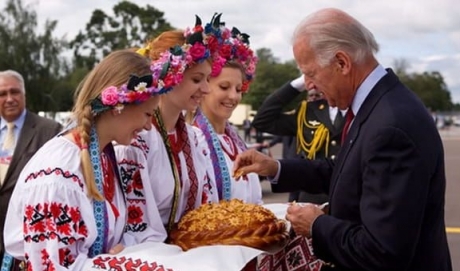 1de6e7f biden kyiv bread 690 e1606759594804 Економічні новини