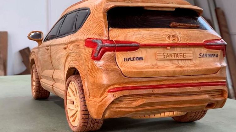 Майстер по дереву виточив зі звичайного брусу копію Hyundai Santa Fe (ФОТО)