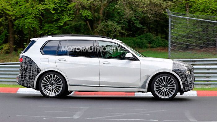 2023 bmw x7 facelift spy shots 3 Економічні новини