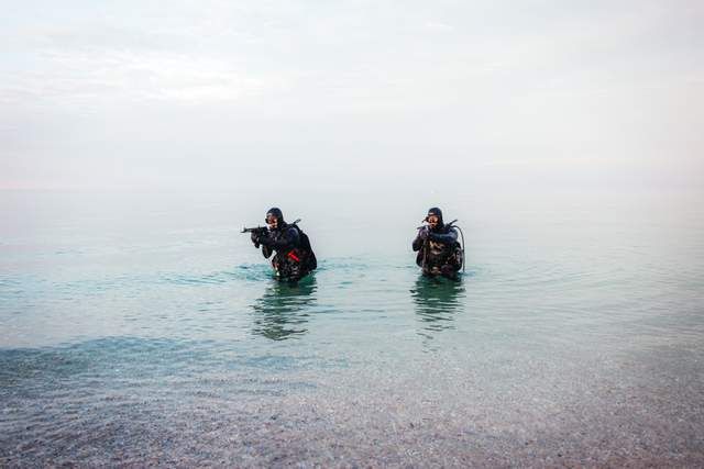 Нацгвардія показала, як тренуються водолази: потужні кадри (ФОТО)