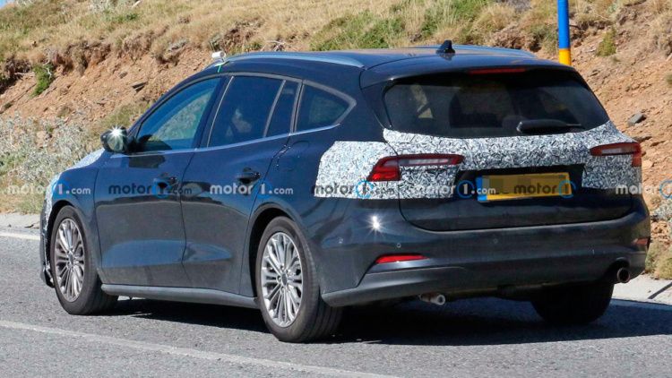 ford focus facelift spy photo rear three quarters Економічні новини - головні новини України та світу