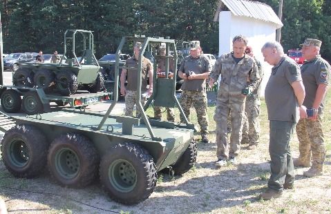 Новые украинские роботизированные машины примут участие в параде в честь Дня Независимости страны (ФОТО)