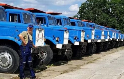 В Польше обнаружили заброшенную стоянку с десятками украинских грузовиков. ФОТО