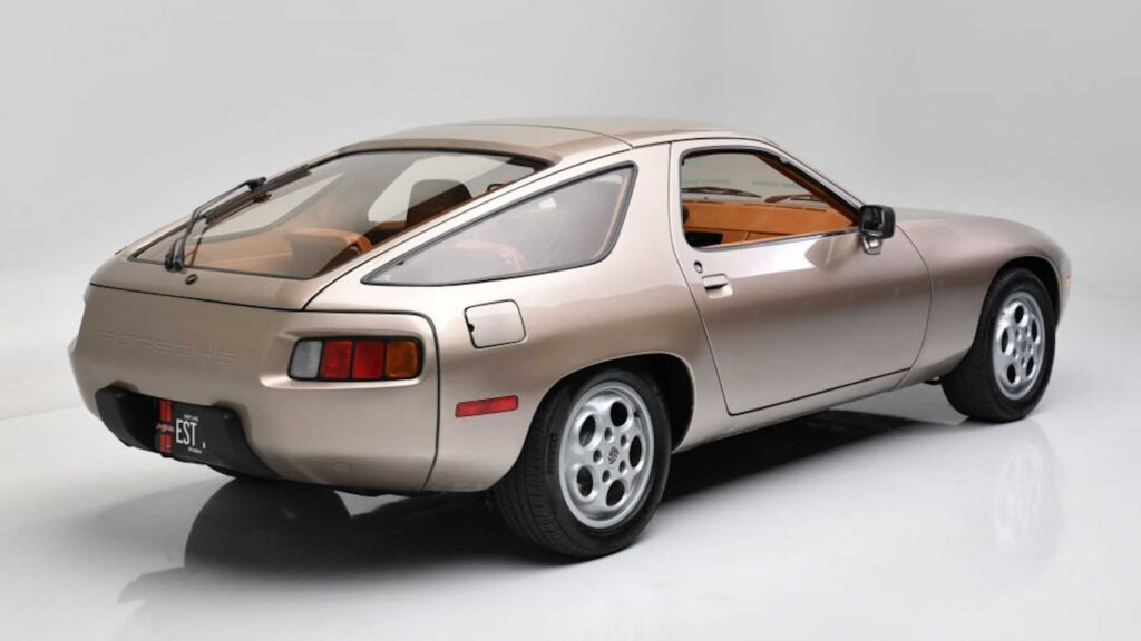 1979 porsche 928 from risky business 1024x576 1 Економічні новини