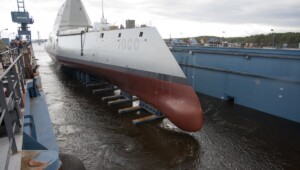 31 3280933 on the outside the uss zumwalt not only looks cool rule 1 but its a full 100 feet longer than existing classes of destroyer Економічні новини