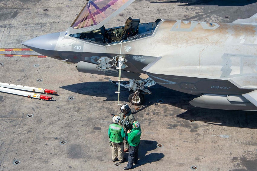 image the f 35cs radar absorbent skin is looking pretty rough after months at sea 164349802998016 min Економічні новини