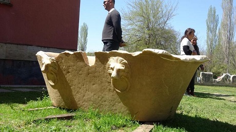 1800 year old marble bathtub Економічні новини