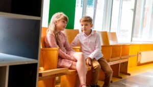 220819163033 04 ukrainian children return schools super 169 579x326 Економічні новини