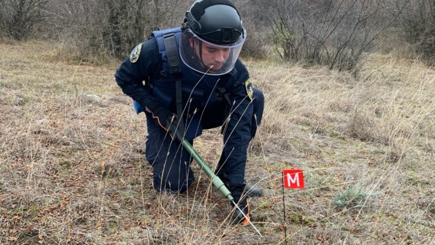 pirotehniki mchs rossii provodyat razminirovanie territoriy nagornogo karabaha 1607586692911546584 2000x2000 Економічні новини