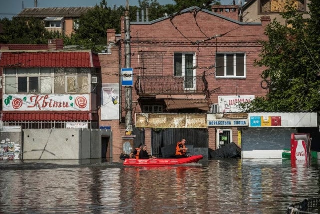 вода