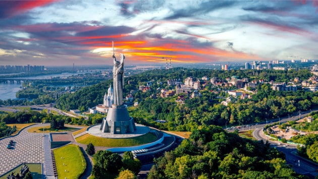 kyiv motherland statue Економічні новини - головні новини України та світу