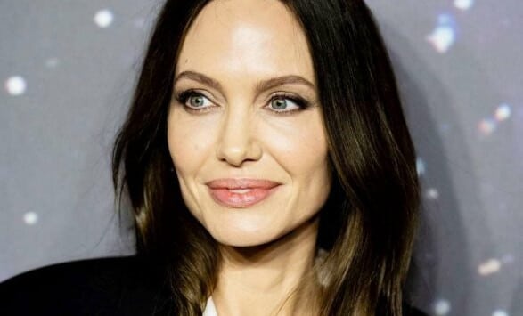 angelina jolie strutted through Економічні новини - головні новини України та світу