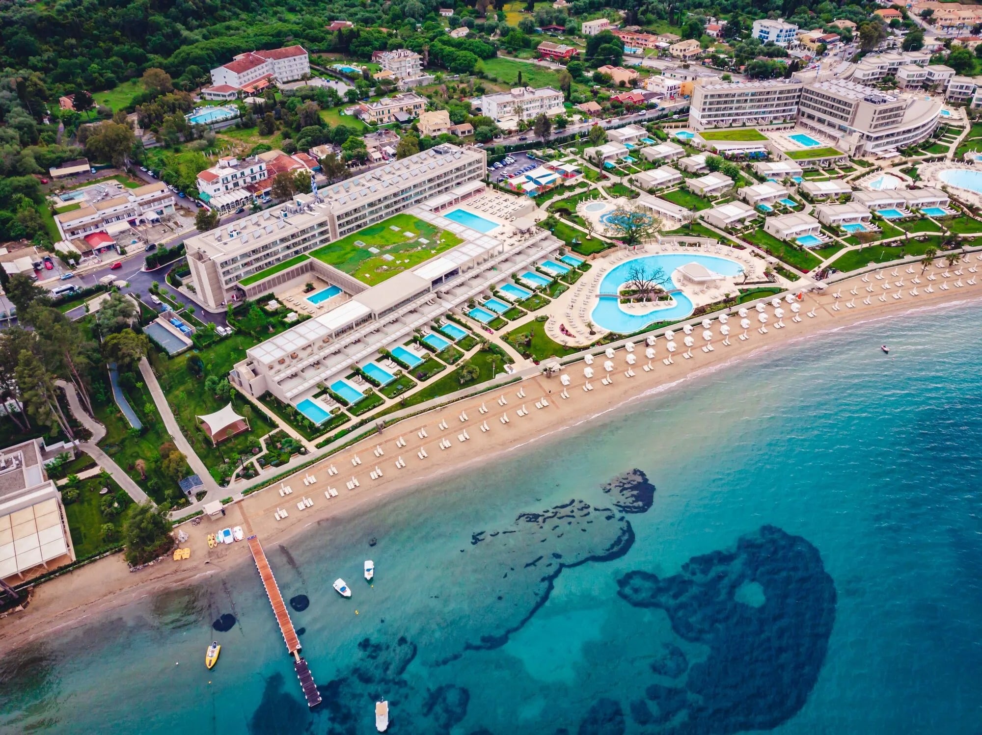 shot of a beautiful beach with b Економічні новини - головні новини України та світу