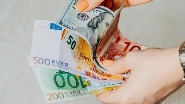 dolar evro valyuta omid armin un 1 Економічні новини - головні новини України та світу