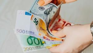 dolar evro valyuta omid armin un Економічні новини - головні новини України та світу