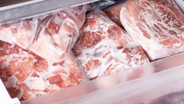 meat refrigerator freezer backgr Економічні новини - головні новини України та світу