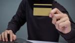 thieves hold credit cards using 1 Економічні новини - головні новини України та світу