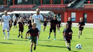 den iz komandoju koroliv Економічні новини - головні новини України та світу