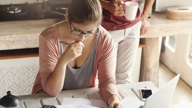 couple facing debt problems able Економічні новини - головні новини України та світу