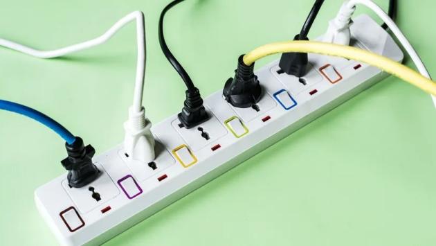 electricity power supply plug ou Економічні новини - головні новини України та світу