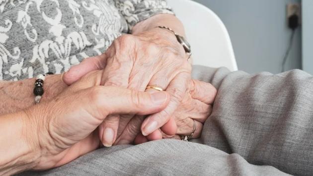 hands 43447111920 Економічні новини - головні новини України та світу